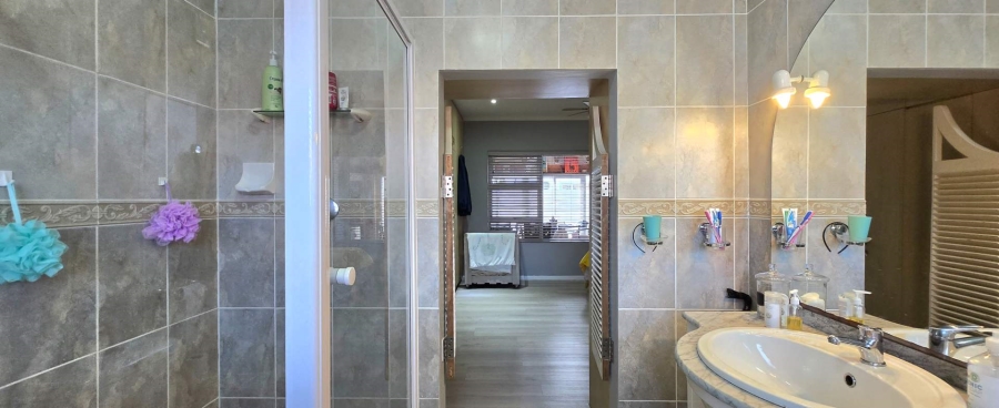 4 Bedroom Property for Sale in Franskraal Western Cape
